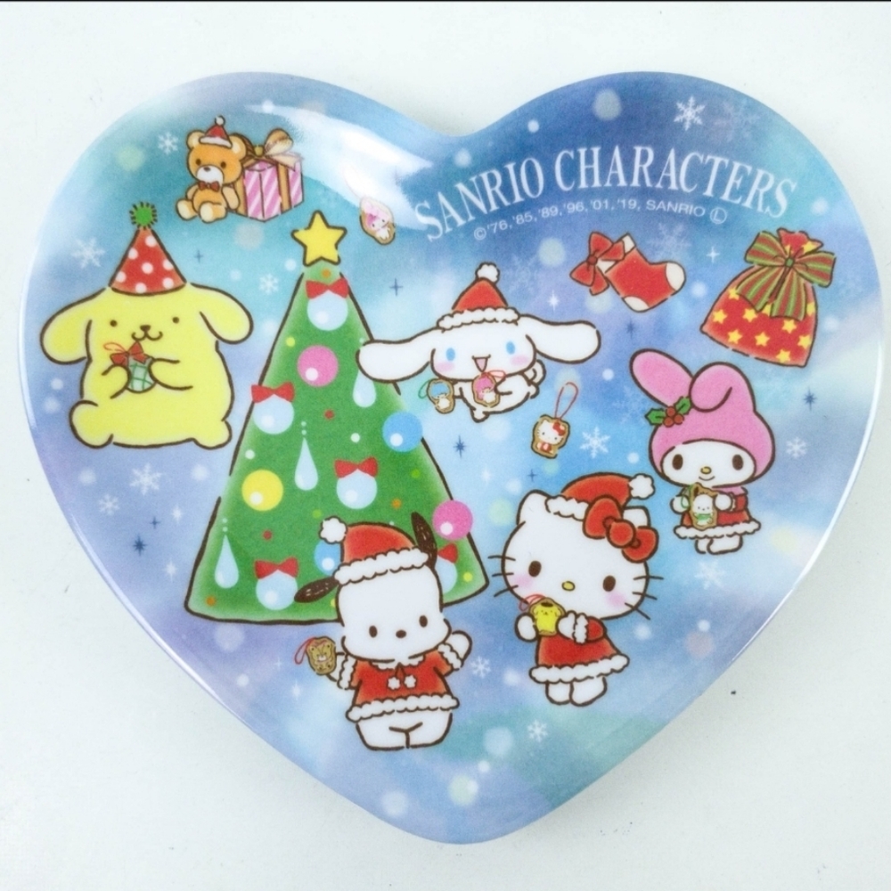 Small Heart Shaped Sanrio Characters Christmas